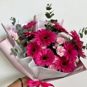 Ramo de 10 gerberas y claveles