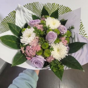 Ramo de 5 rosas y crisantemos